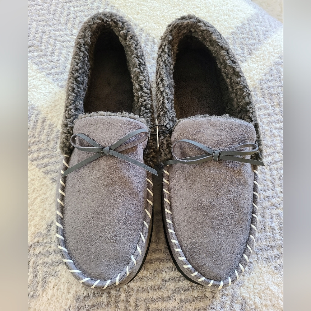 Mens moccasin slippers
